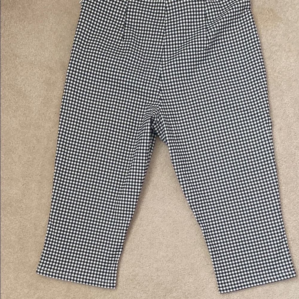 CLASSIC GINGHAM Capris! Made with Stretch fabric.